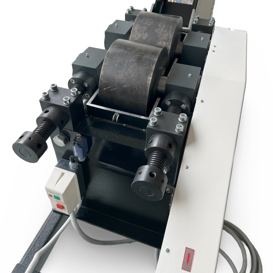 Twin roller crushing mechanism